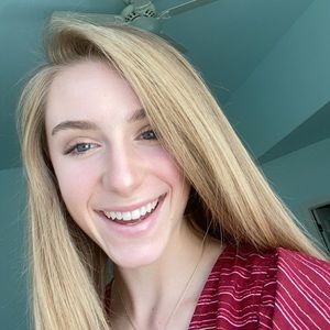 Meet your Posher, Alyssa